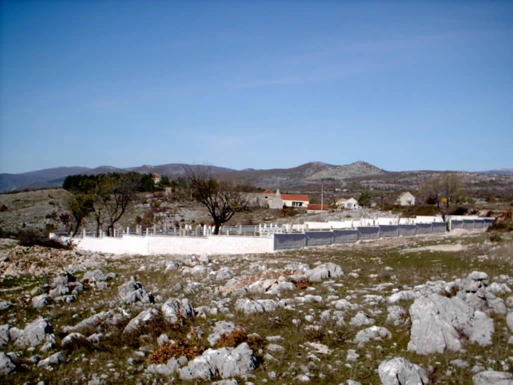 Avdića džamija u Plani, mjesto i ostaci historijskog spomenika